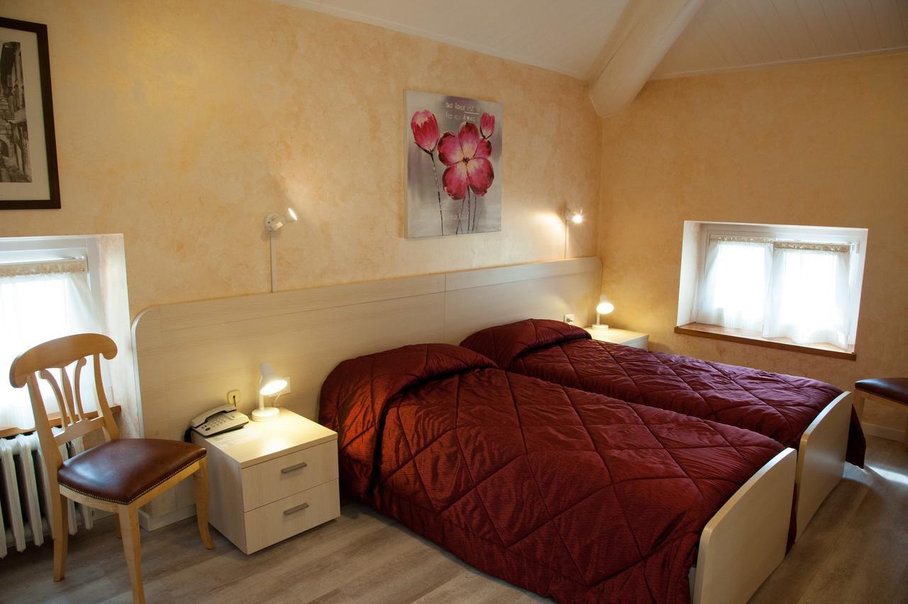 Antico Albergo Неграр Экстерьер фото